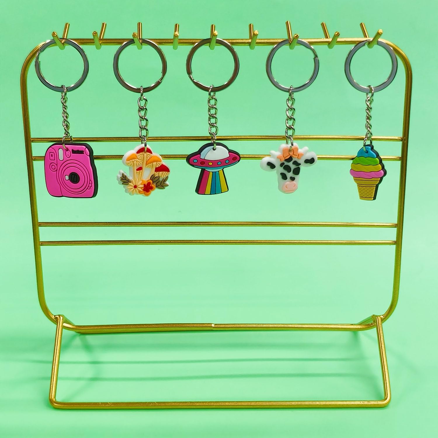 Gibleitz 30 50 100 200pcs Mixed Keychains Classroom Rewards Keyrings