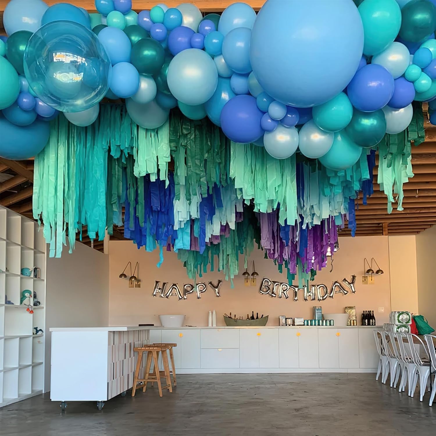 PartyWoo Crepe Paper Streamers 6 Rolls Blue and White