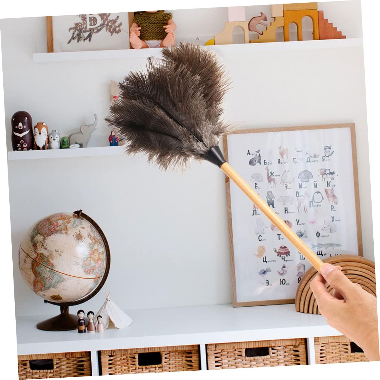 2pcs Feathered Duster with Random Handle for Furniture Cleaning