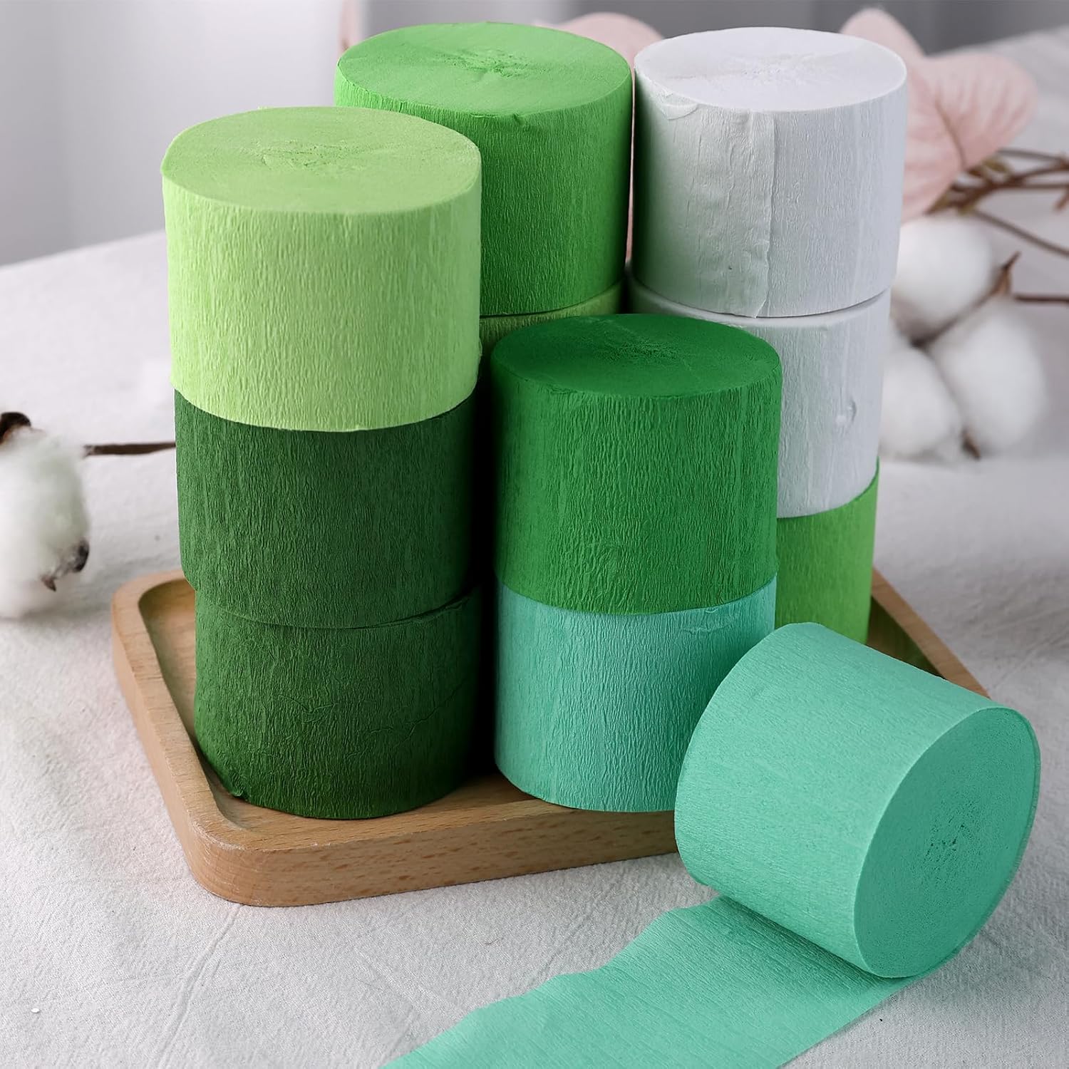 Koogel 12 Rolls Green and White Crepe Paper Streamers