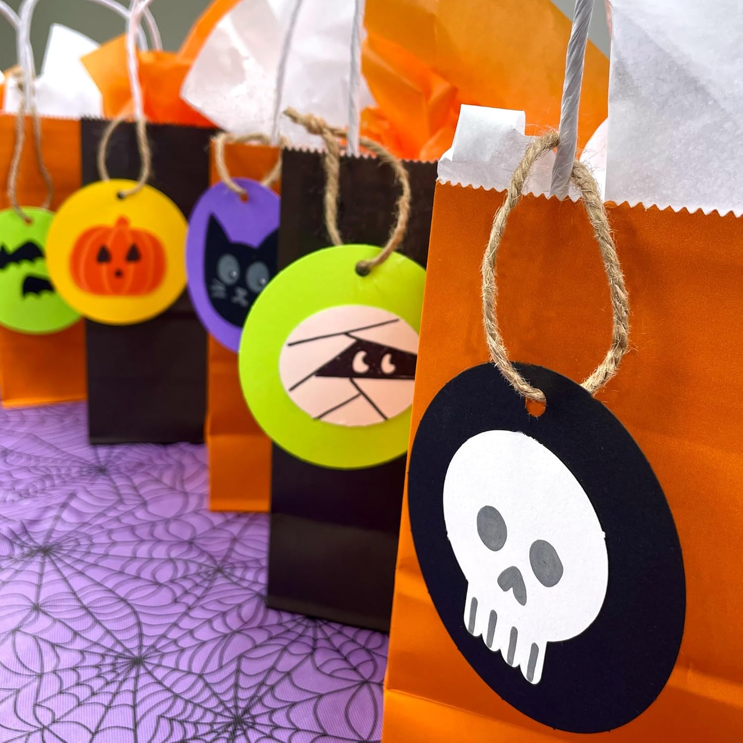 226 Pieces Halloween Punch Out Paper Craft Kit with 2-Sided Card Stock