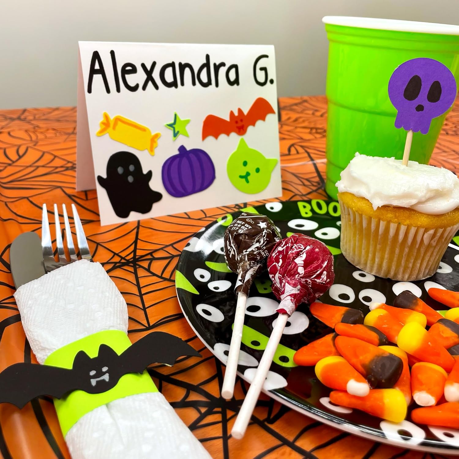 226 Pieces Halloween Punch Out Paper Craft Kit with 2-Sided Card Stock