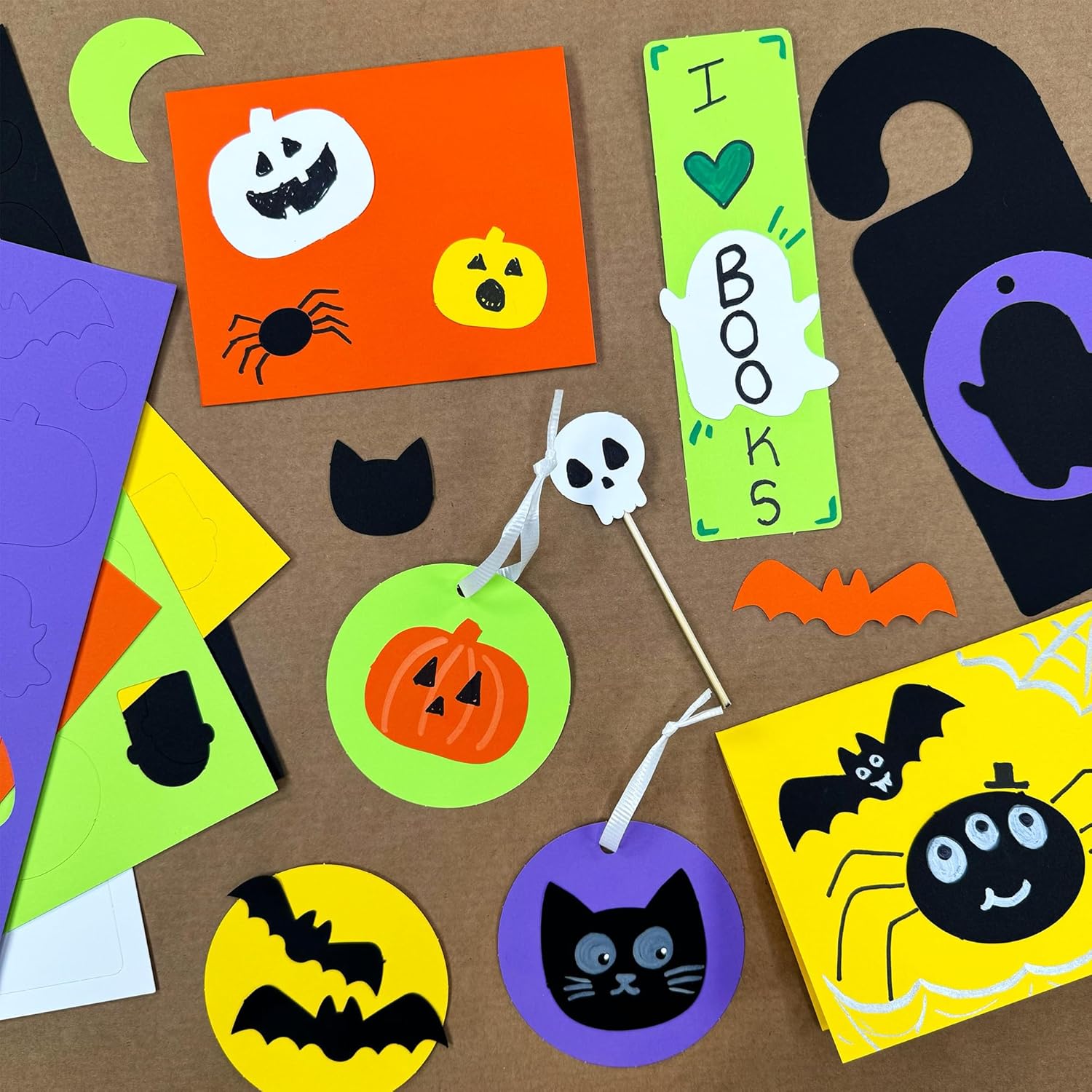 226 Pieces Halloween Punch Out Paper Craft Kit with 2-Sided Card Stock