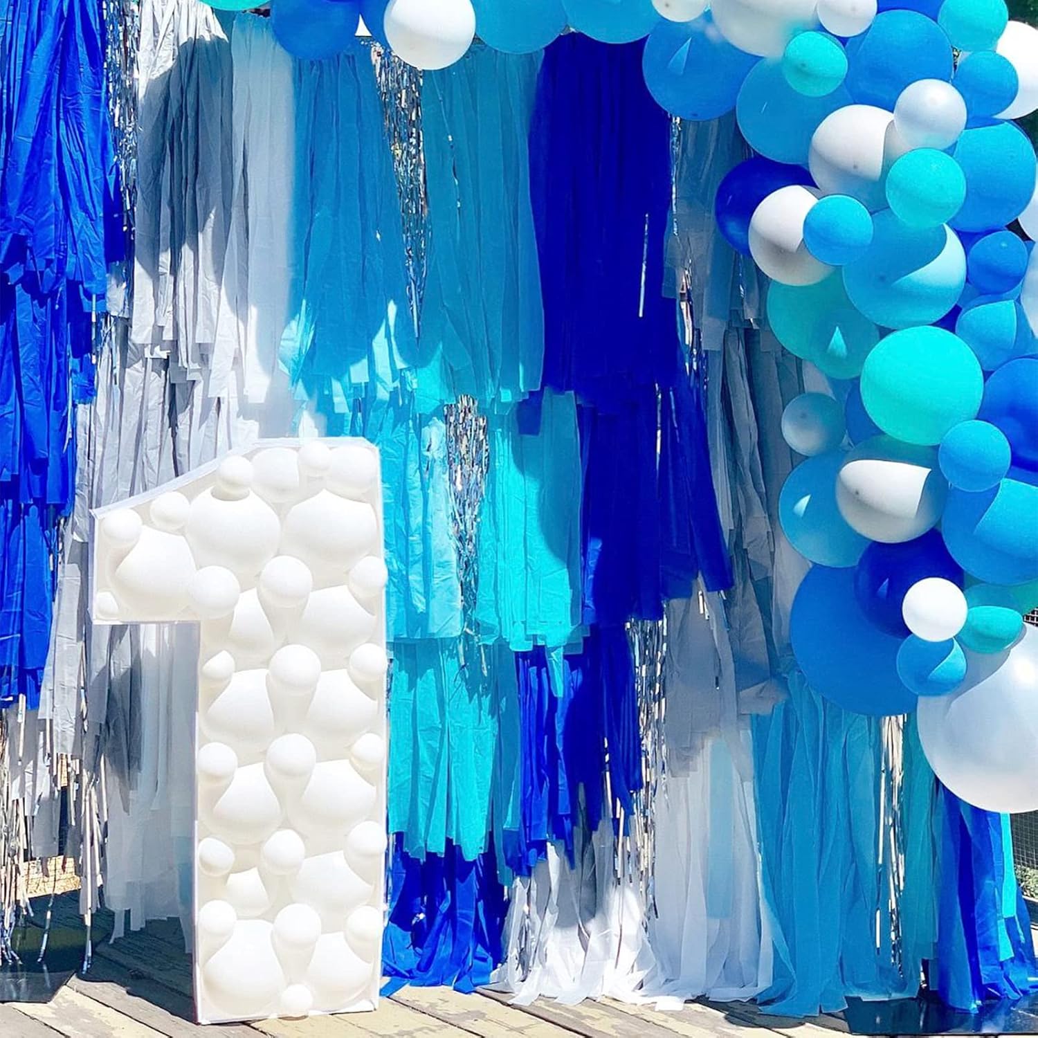 PartyWoo Crepe Paper Streamers 4 Rolls Light Blue