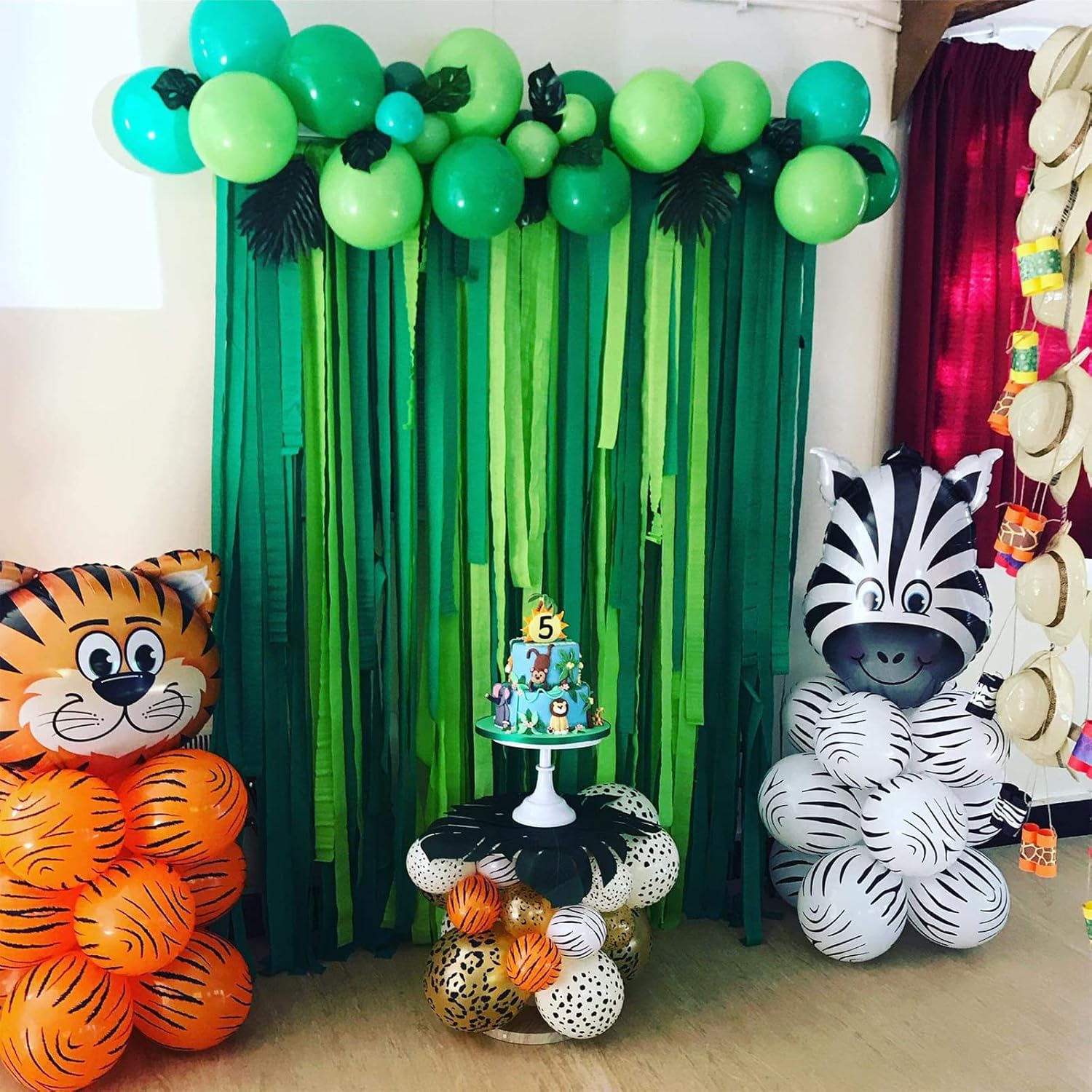 PartyWoo Crepe Paper Streamers Green 4 Rolls 328ft