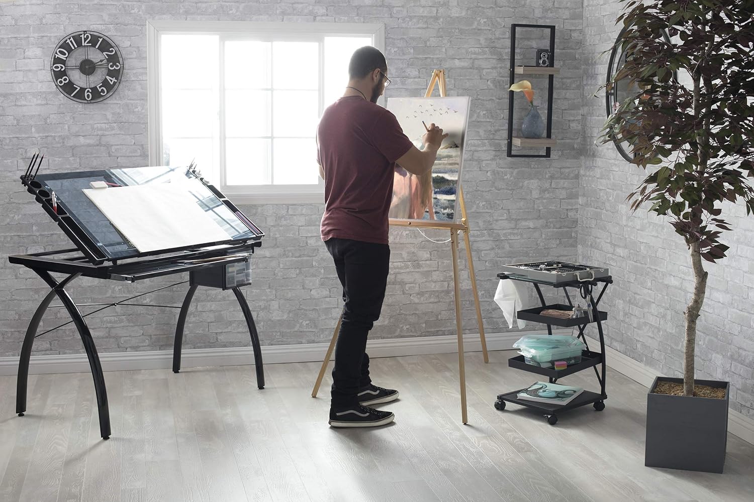 SD Studio Design Natural Wood Easel for Art and Displays